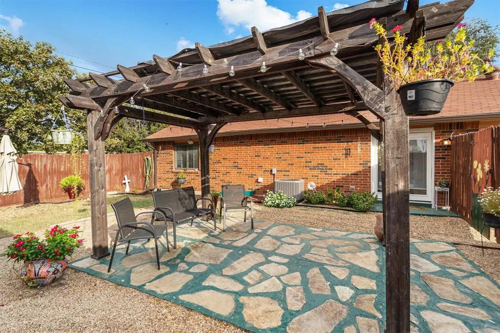 1200 Cherrywood Court