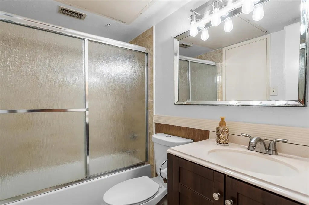 1200 Cherrywood Court