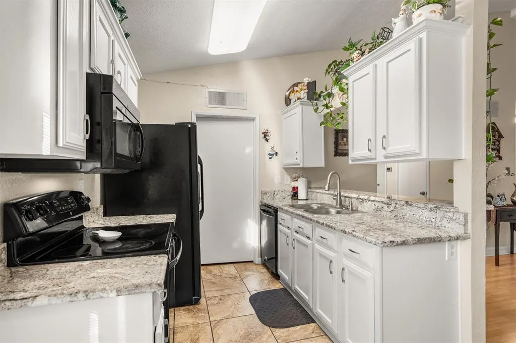 1200 Cherrywood Court