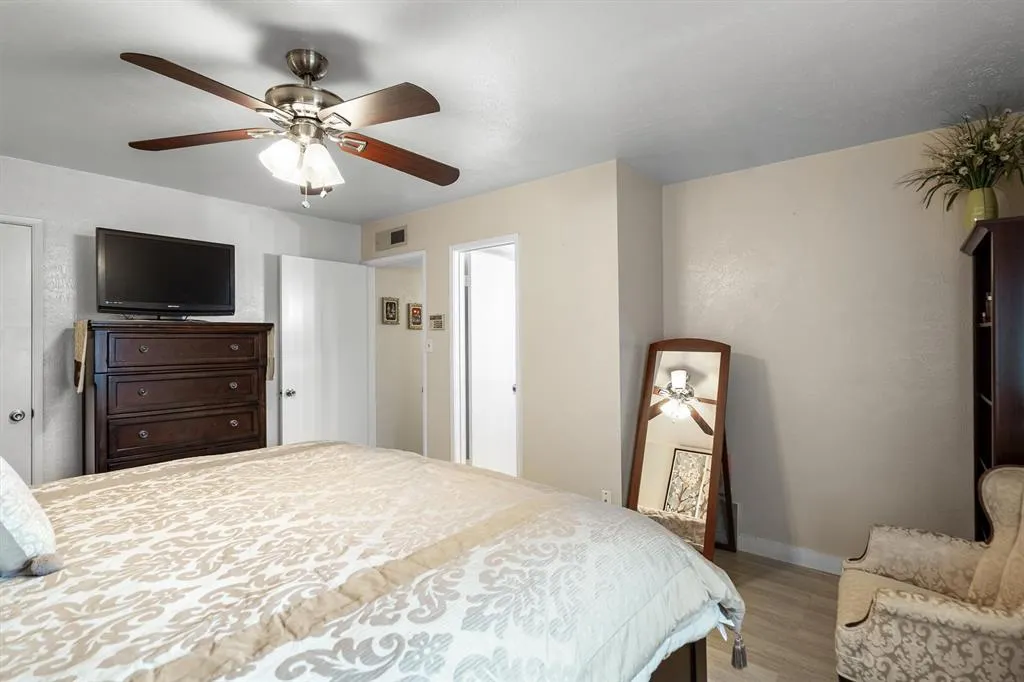 1200 Cherrywood Court