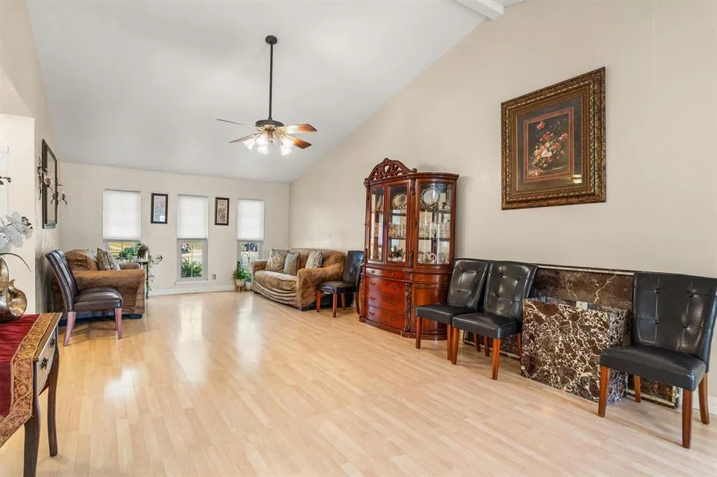 1200 Cherrywood Court