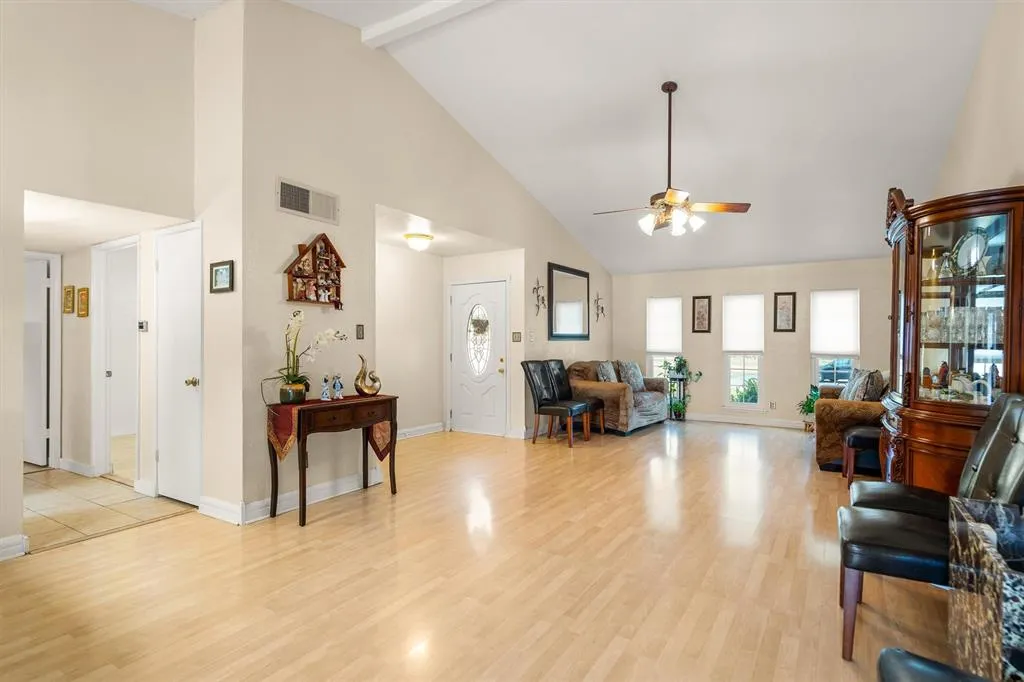 1200 Cherrywood Court