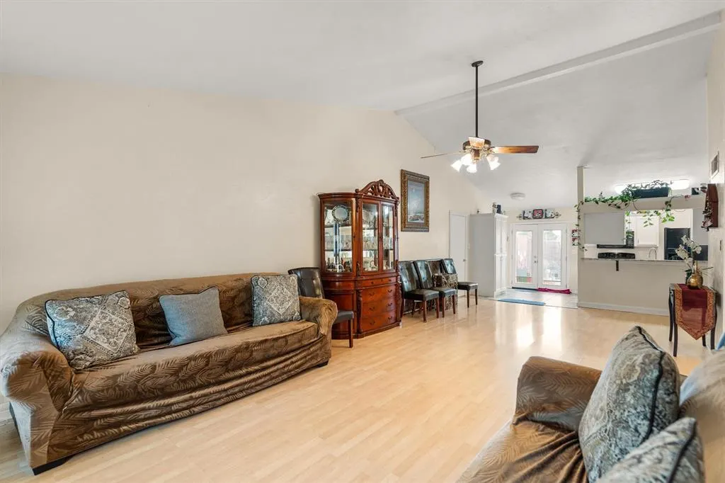 1200 Cherrywood Court