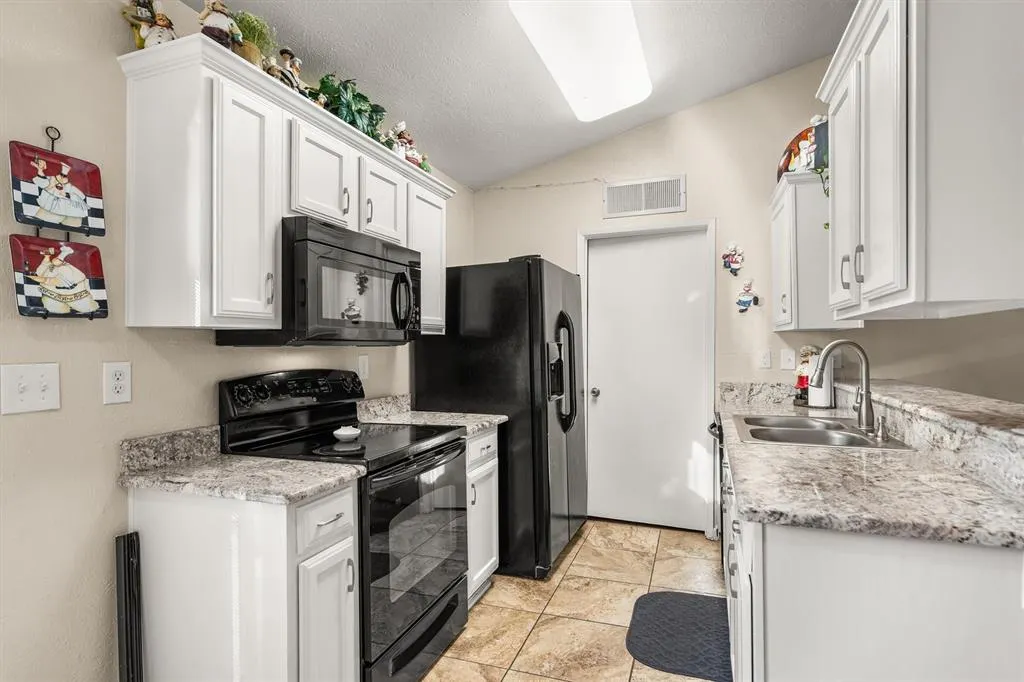 1200 Cherrywood Court