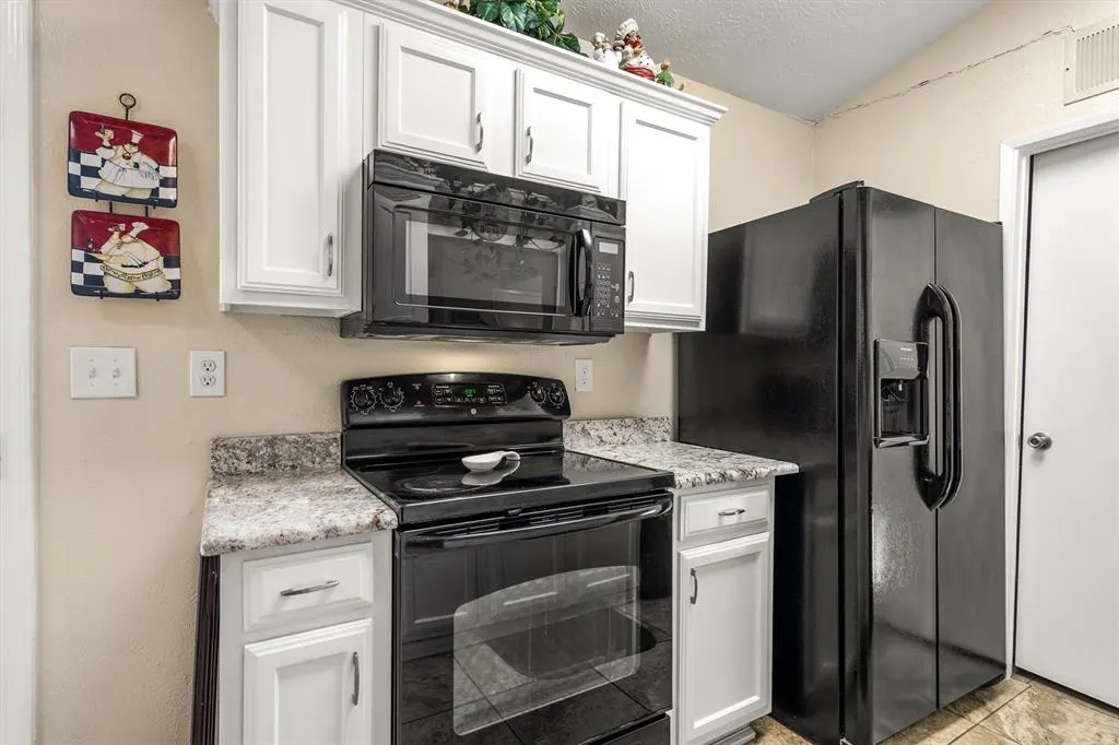 1200 Cherrywood Court