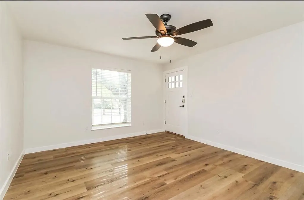 425 N Rosemont Avenue, #214