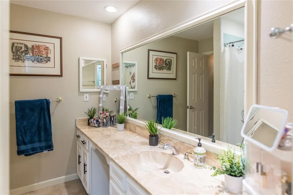 2725 Regal Road