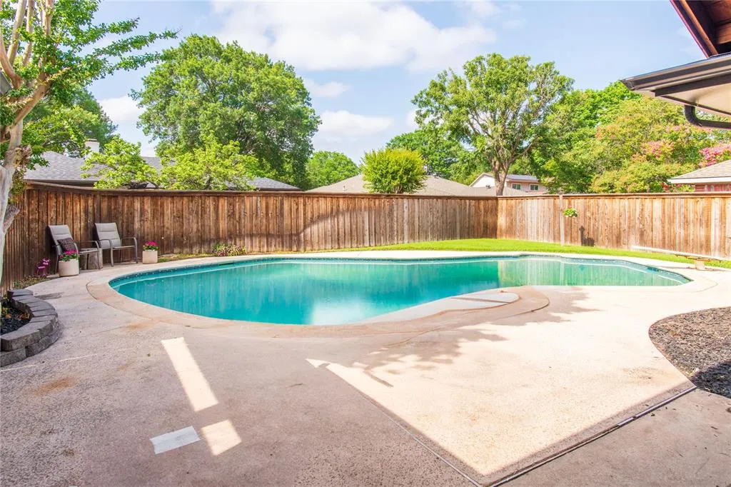 2725 Regal Road