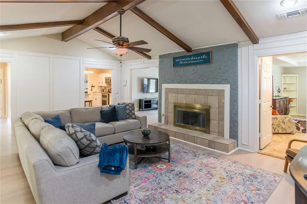 2725 Regal Road