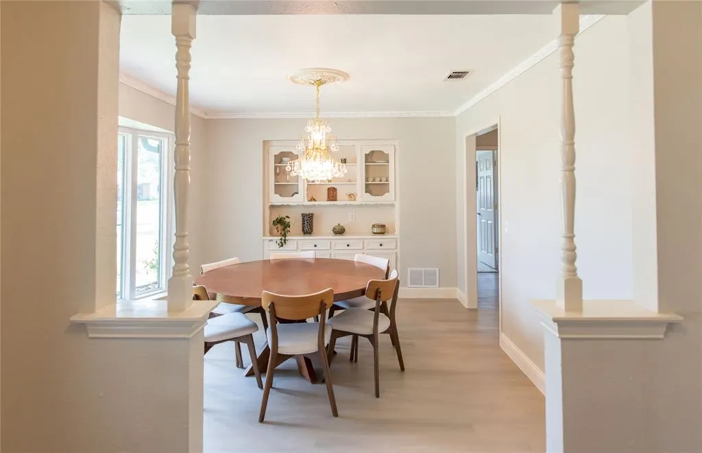 2725 Regal Road