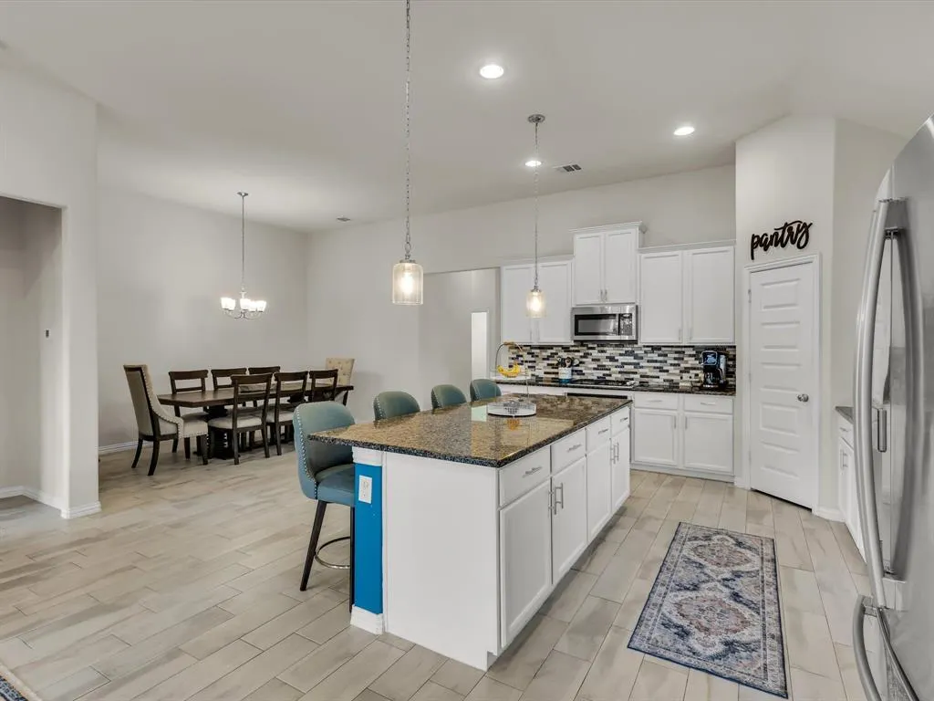 916 Monarch Lane