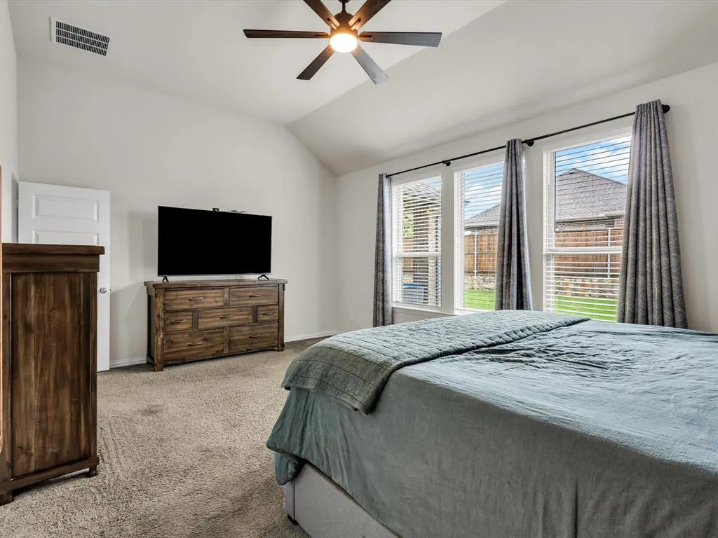 916 Monarch Lane
