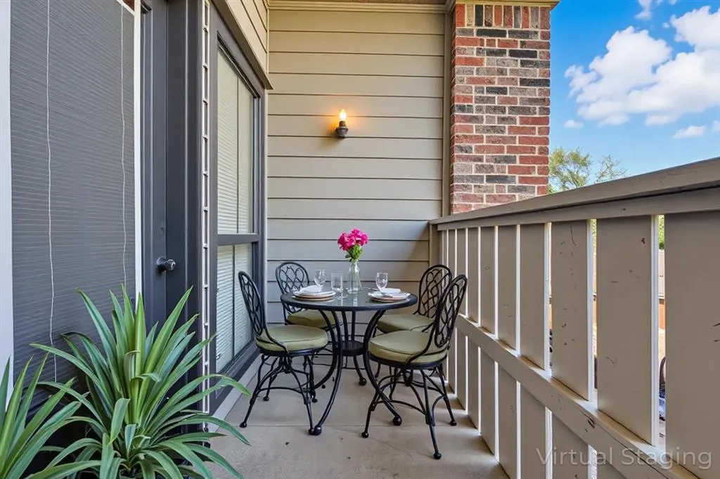 9600 Royal Lane, #208
