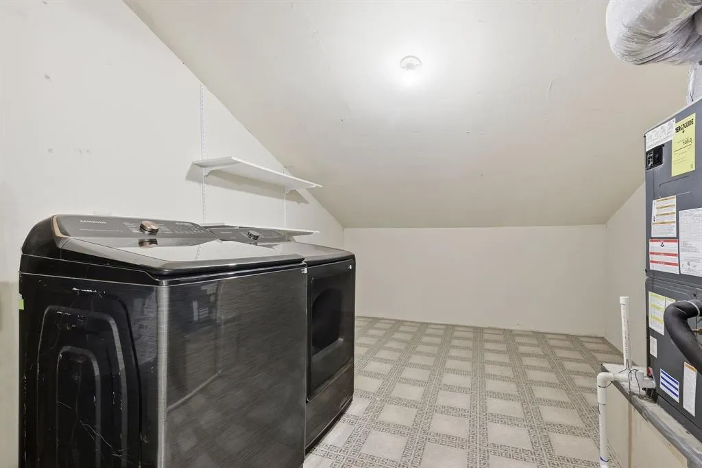 9600 Royal Lane, #208