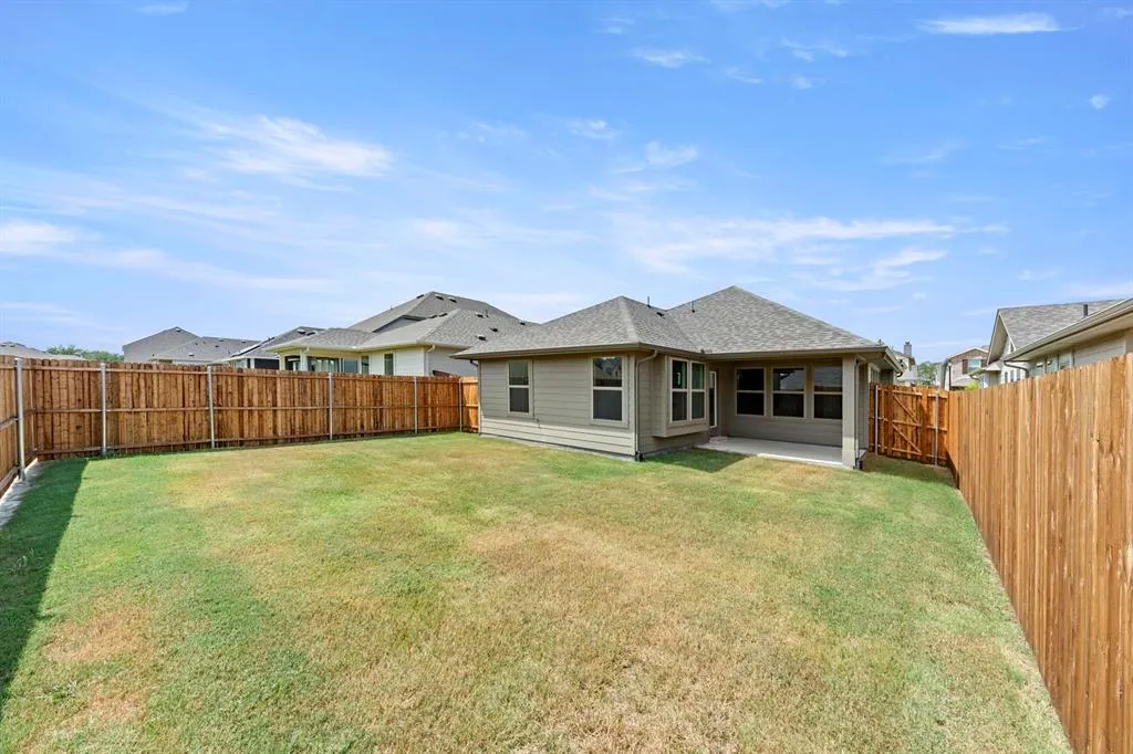 1621 Meadow Crest