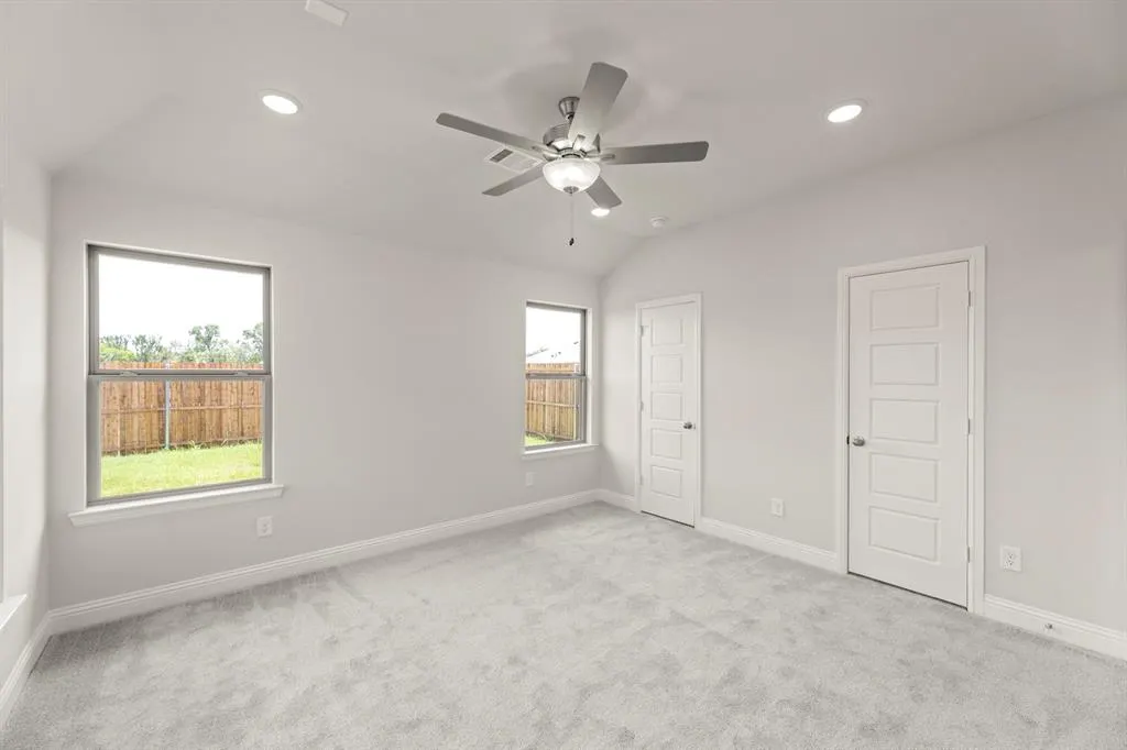 1621 Meadow Crest