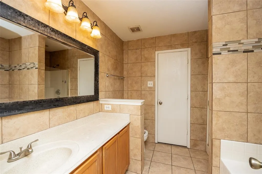 112 Bushel Lane