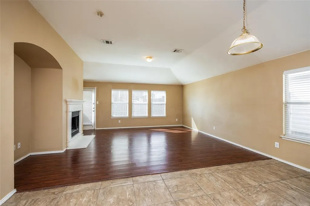 112 Bushel Lane