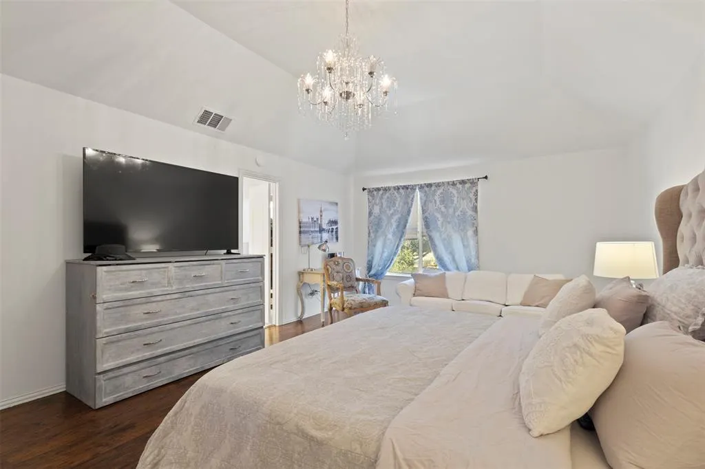 2212 Woodcrest Drive