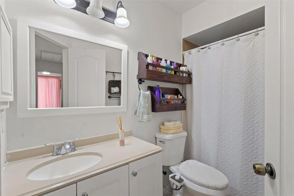 2212 Woodcrest Drive