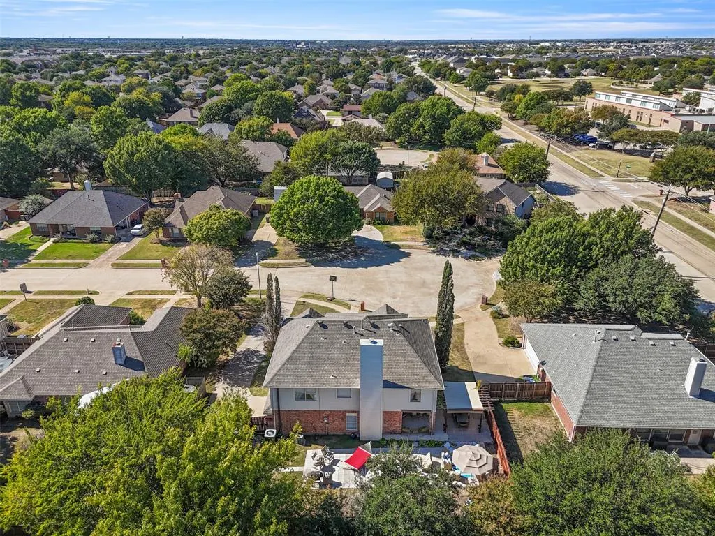 2212 Woodcrest Drive