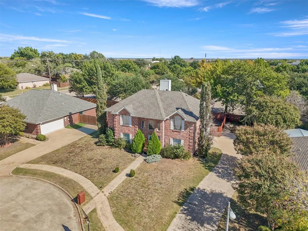 2212 Woodcrest Drive