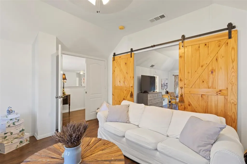 2212 Woodcrest Drive