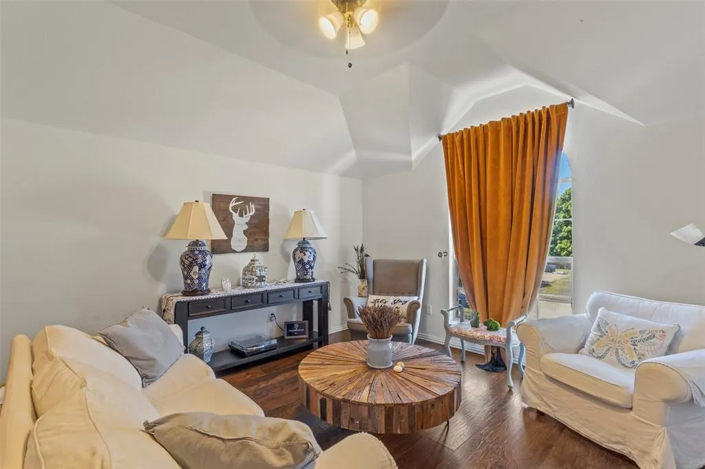 2212 Woodcrest Drive