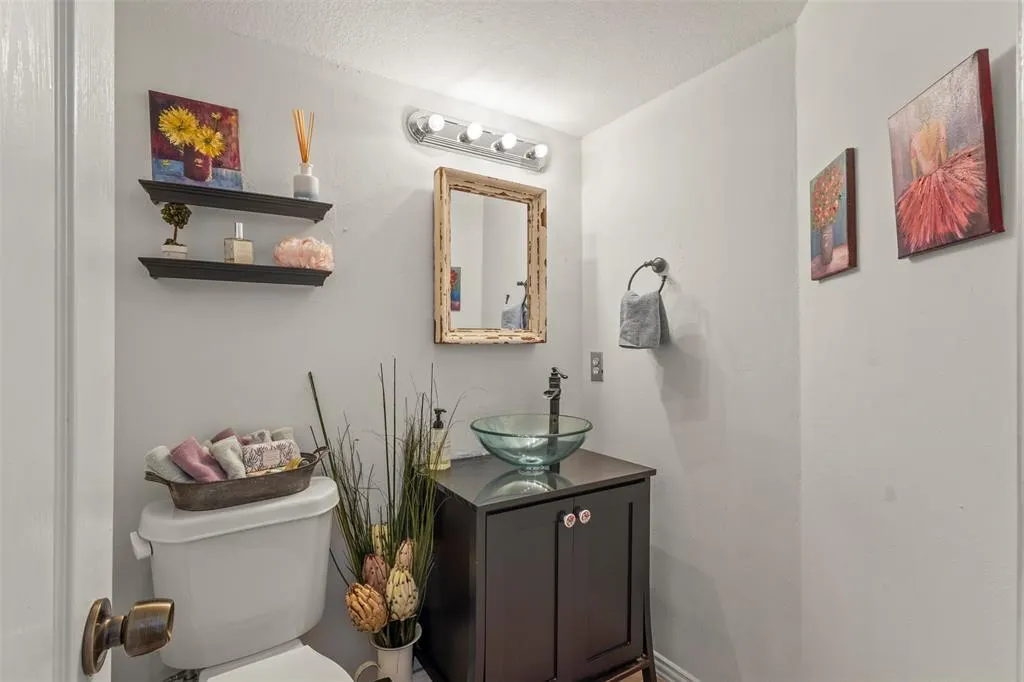 2212 Woodcrest Drive