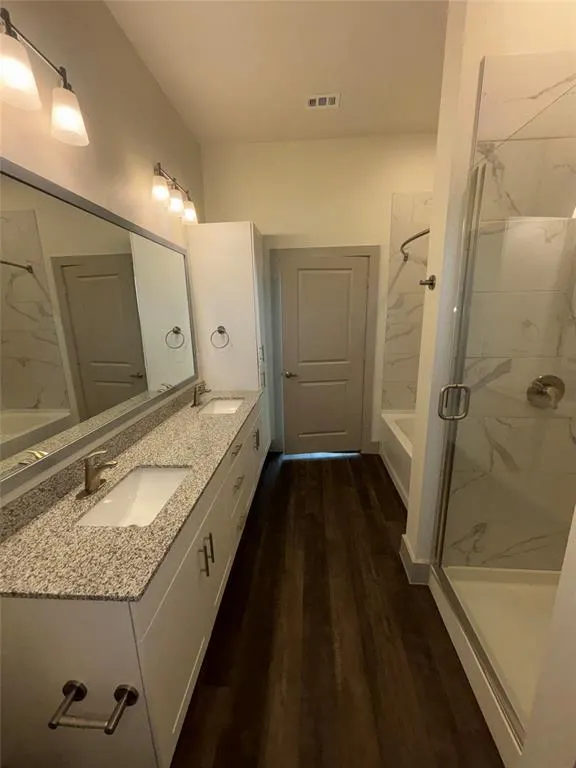 2036 Oak Grove, #224