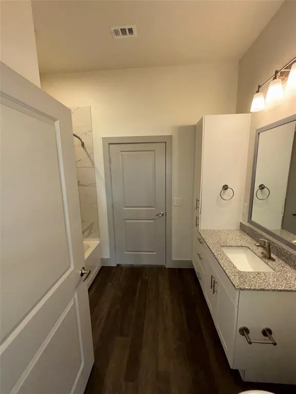 2036 Oak Grove, #224