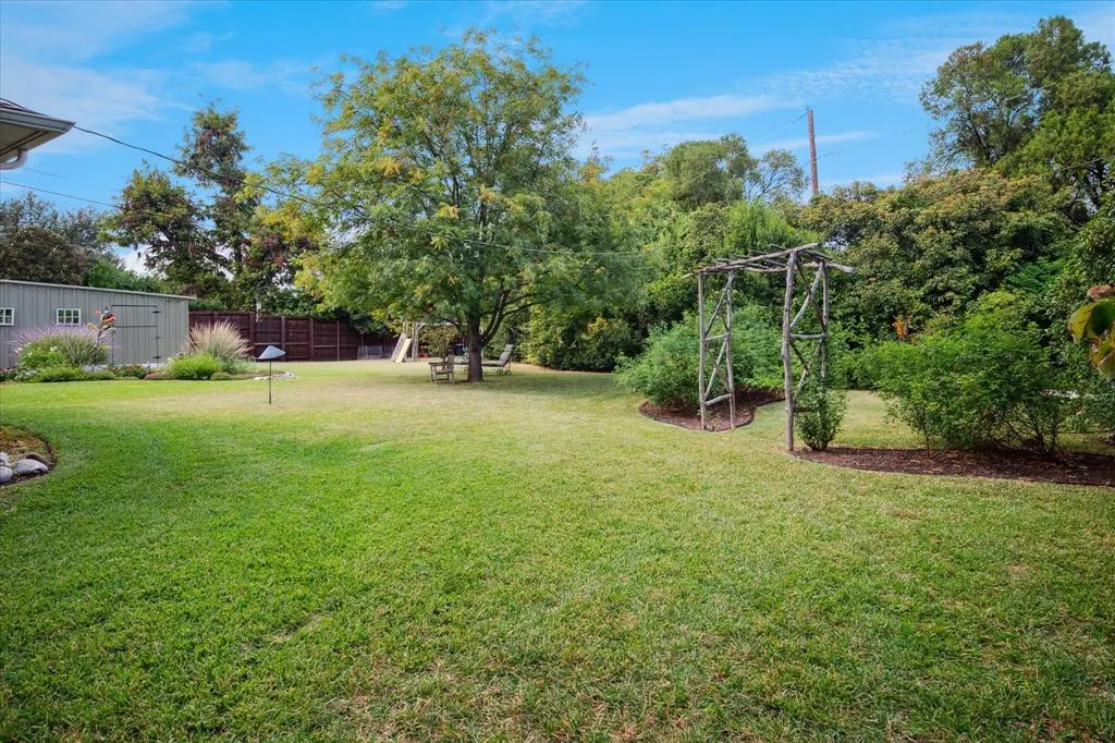 3843 Martha Lane