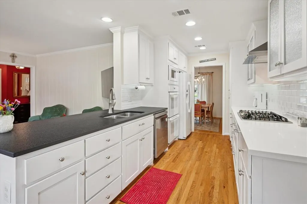 3843 Martha Lane