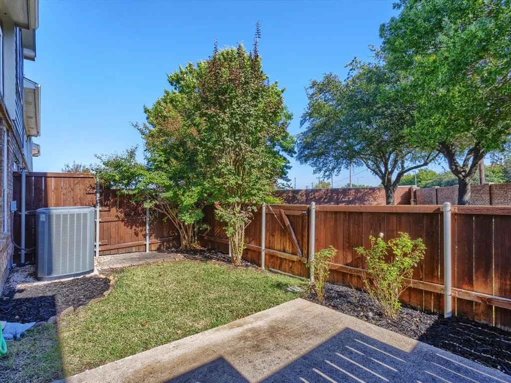 10028 Dryden Lane