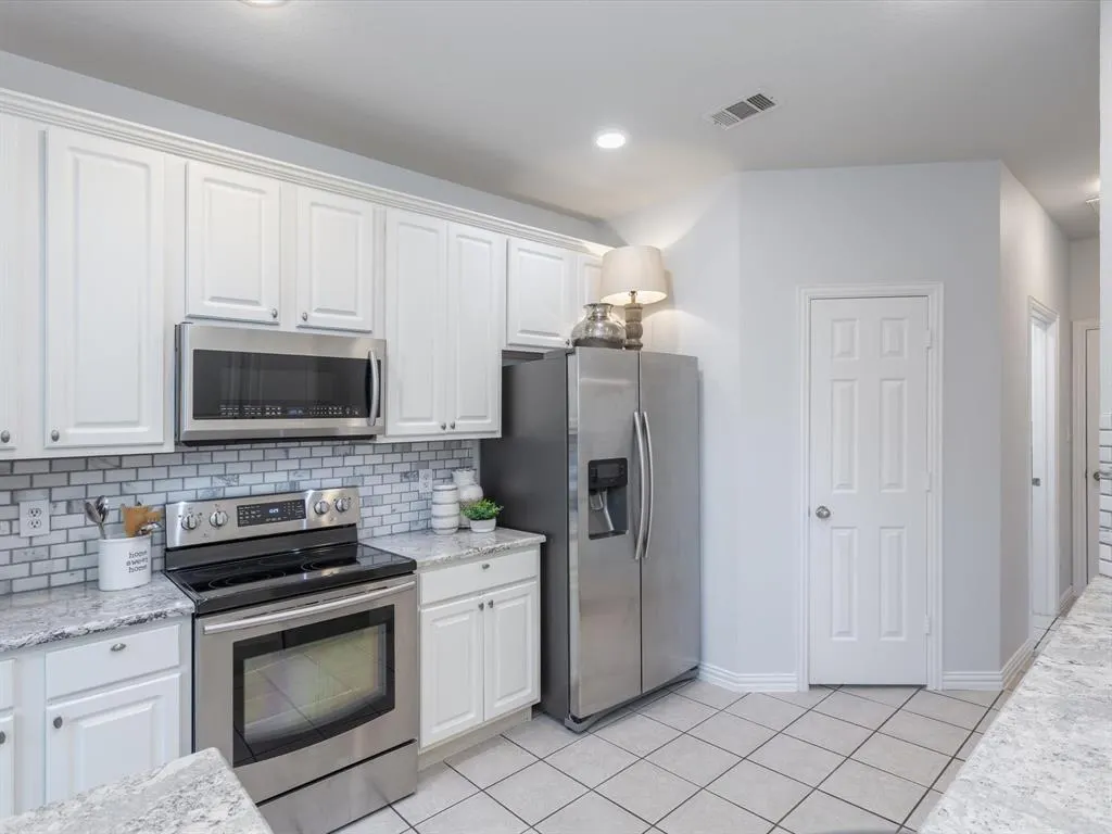 10028 Dryden Lane