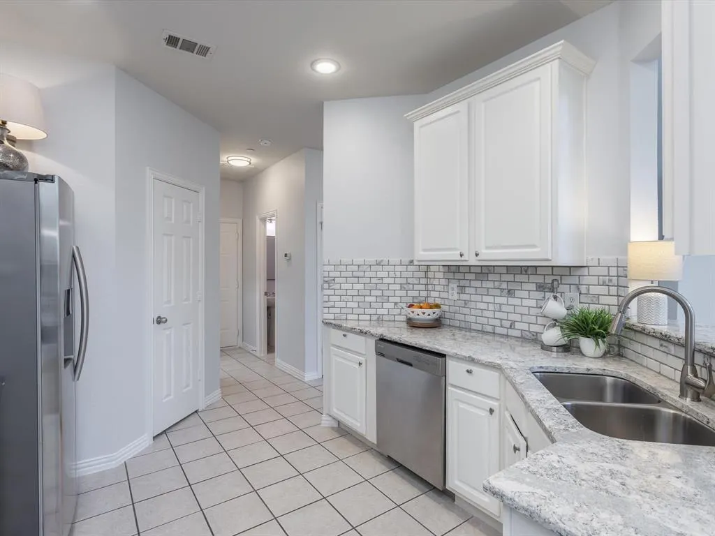 10028 Dryden Lane