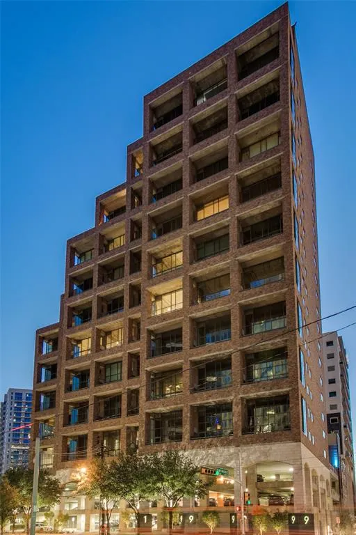1999 Mckinney Avenue, #1001