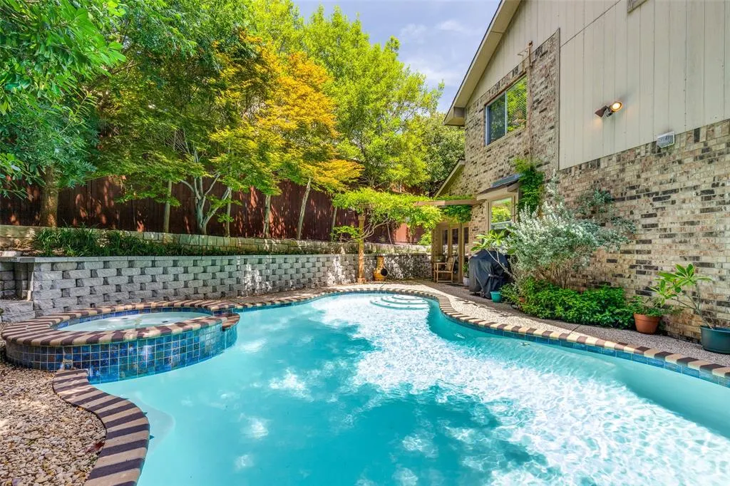 327 Kahala Drive