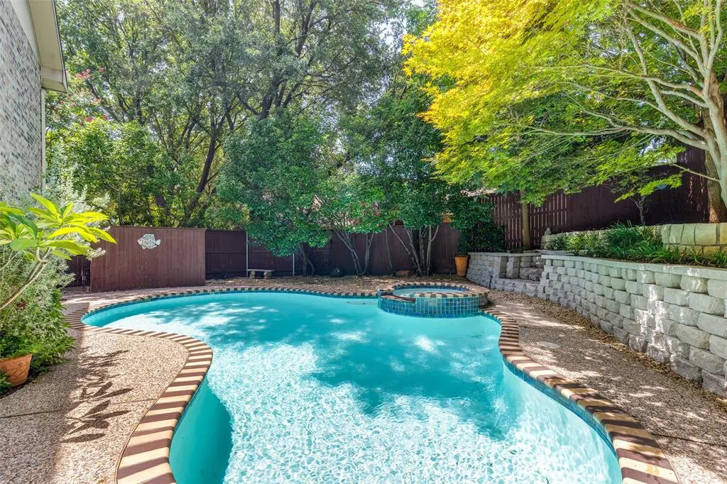 327 Kahala Drive
