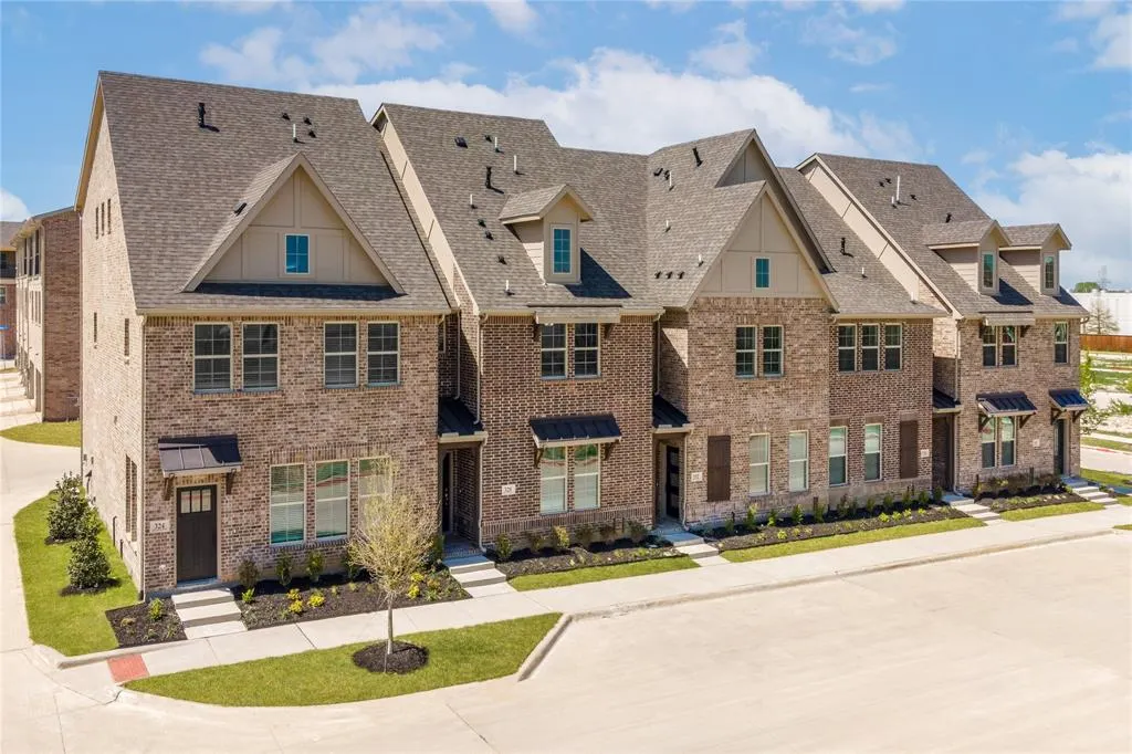 328 Greenhouse Drive