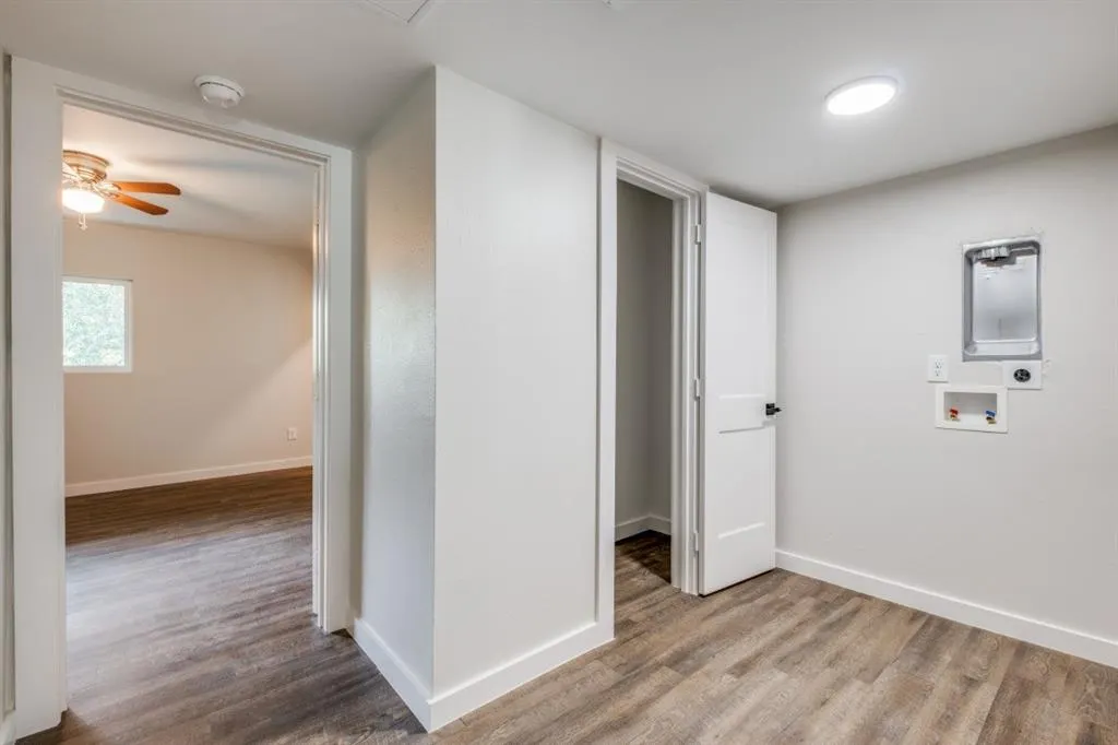 5909 Gaston Avenue, #207