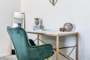 8598 Hawthorne Street