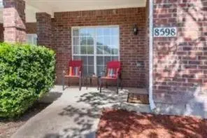 8598 Hawthorne Street