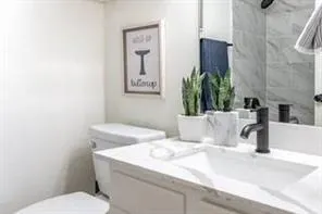 8598 Hawthorne Street