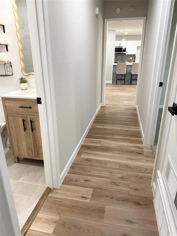 300 N Cottonwood Drive