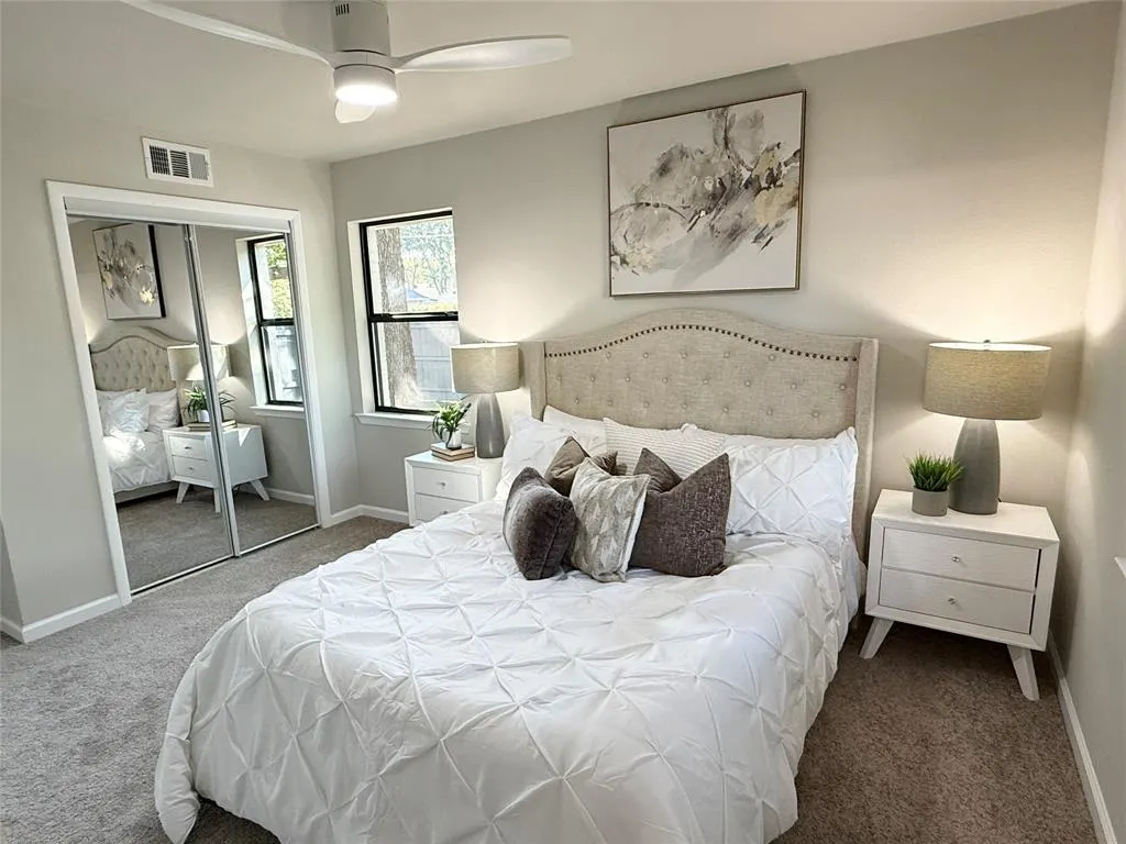 300 N Cottonwood Drive