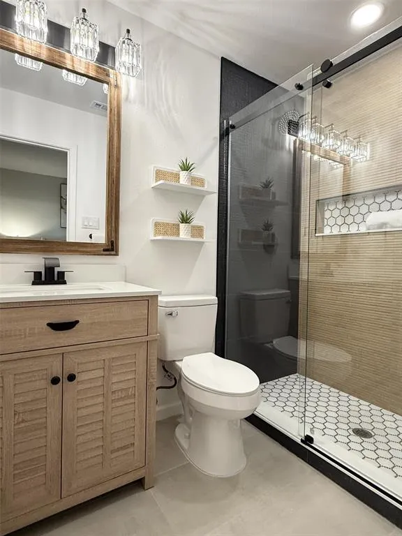 300 N Cottonwood Drive