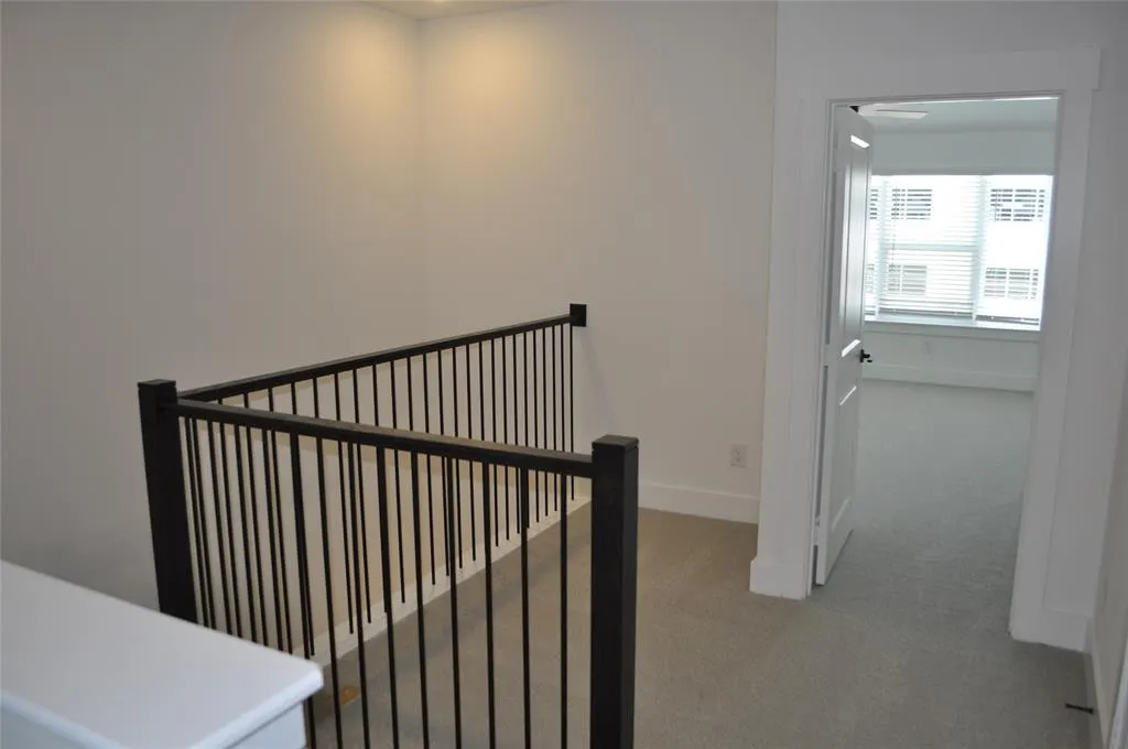 2553 Huxley Mews