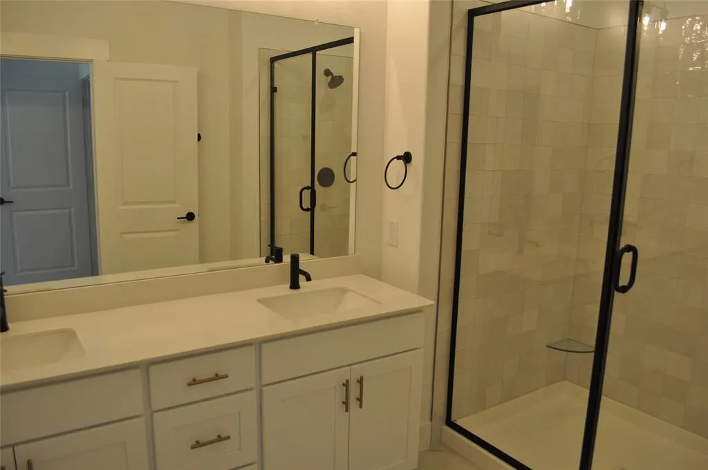 2553 Huxley Mews