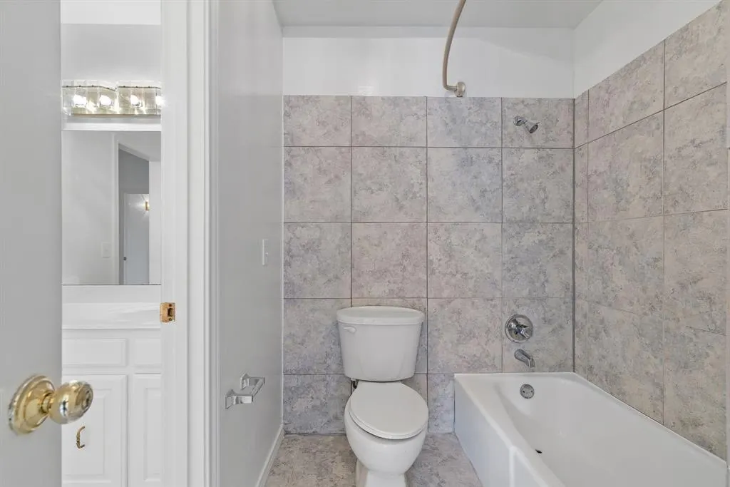 2701 Powderhorn Drive